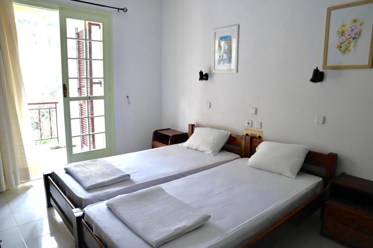 Camelia Studios Yénion Dış mekan fotoğraf