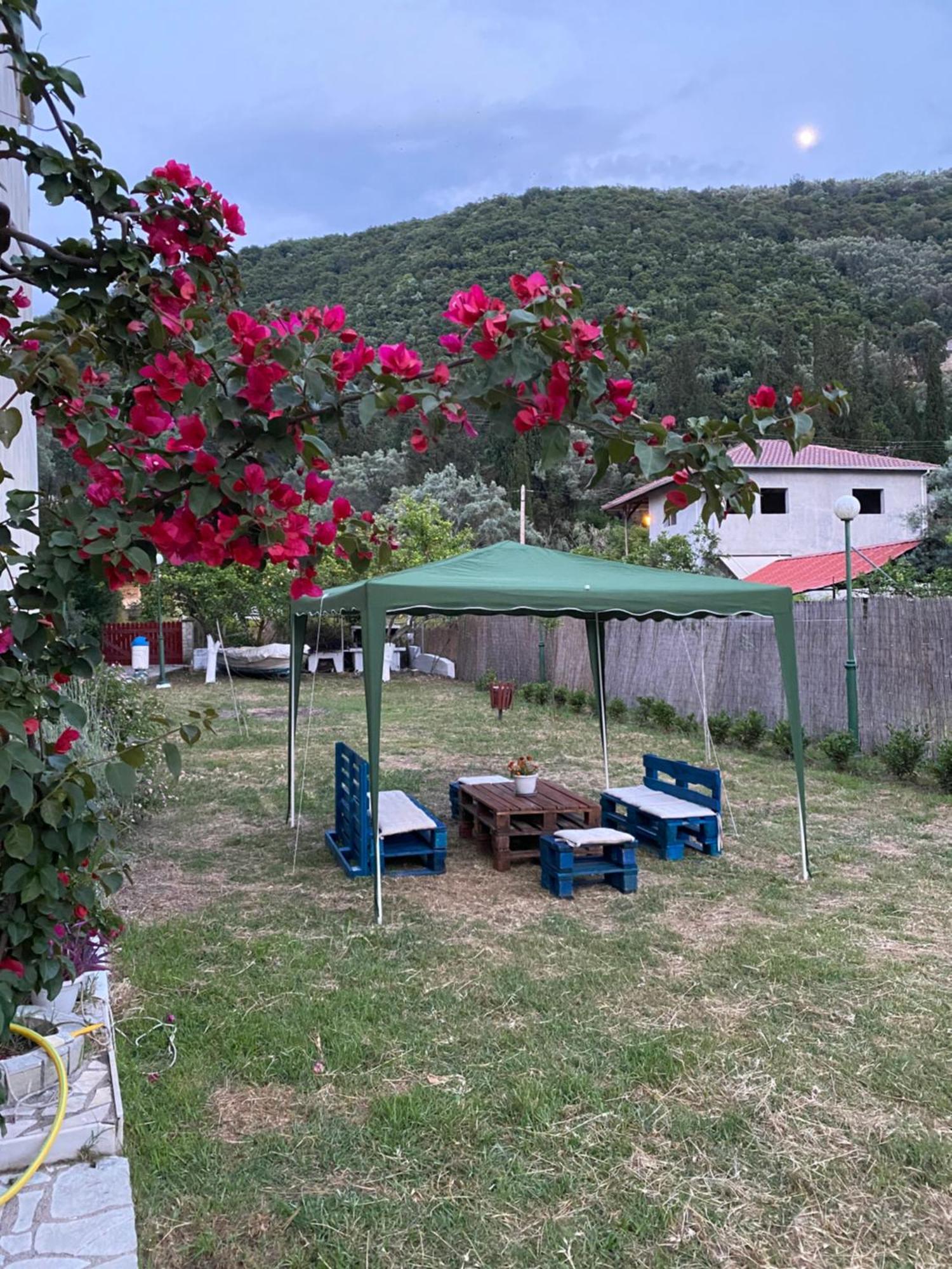 Camelia Studios Yénion Dış mekan fotoğraf